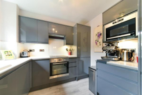 Charming 2 bedroom apartment near Southfields and close to Wimbledon Tennis